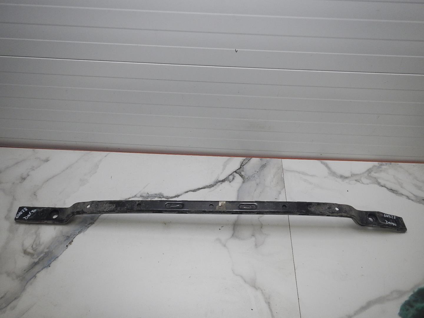 Усилитель переднего бампера