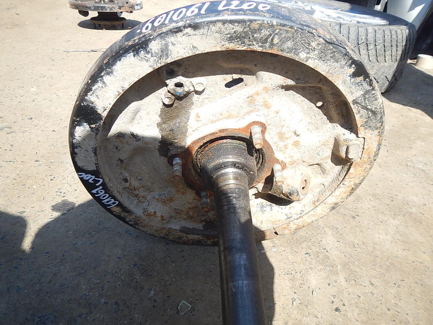 Полуось задняя левая