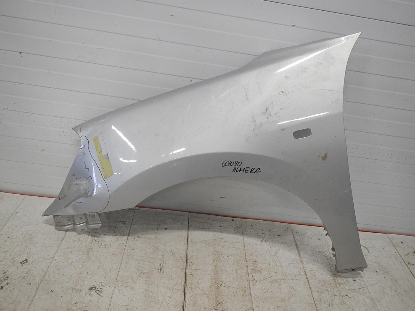 Крыло переднее левое