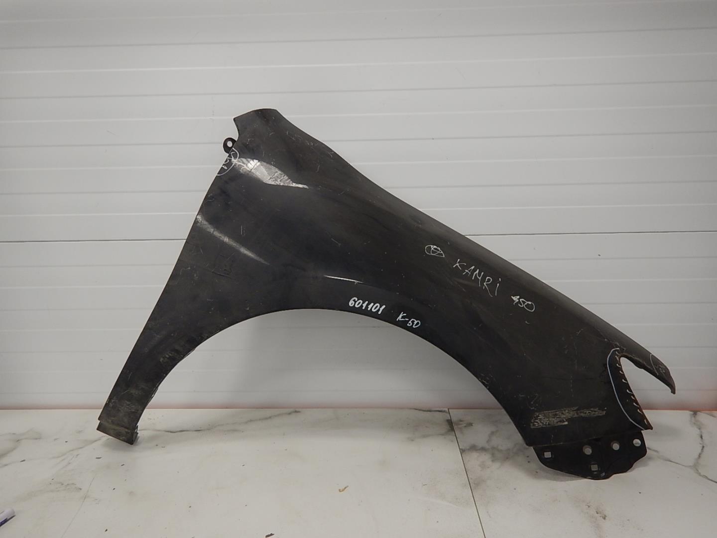 Крыло переднее правое