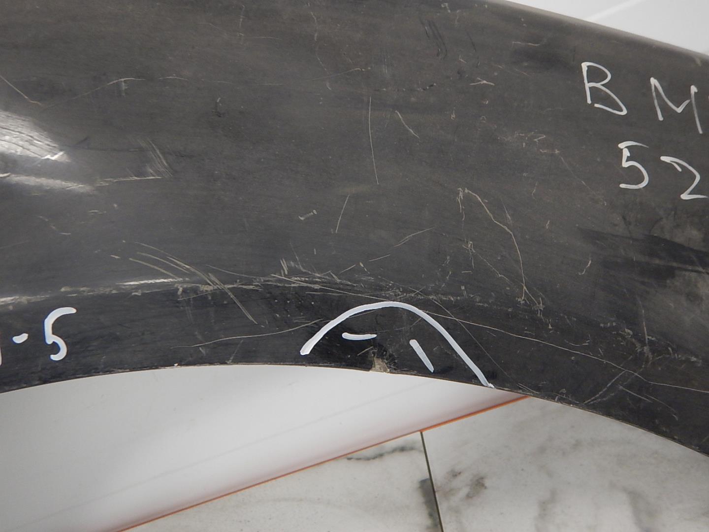 Крыло переднее правое