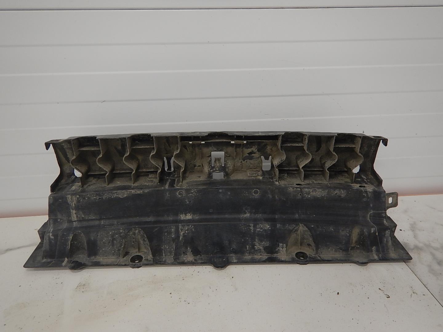 Кронштейн заднего бампера