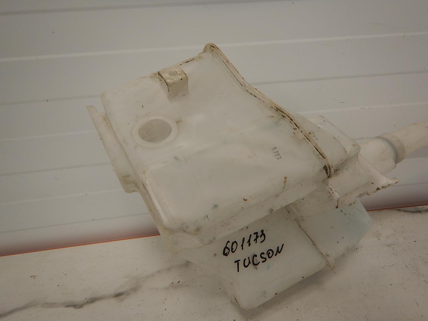 Бачок омывателя лобового стекла