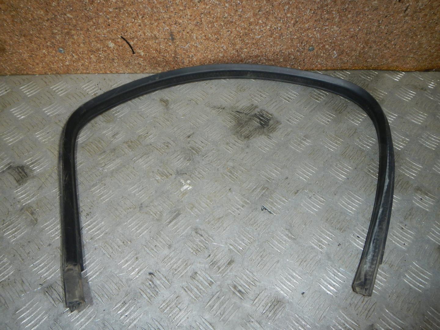 Уплотнитель двери