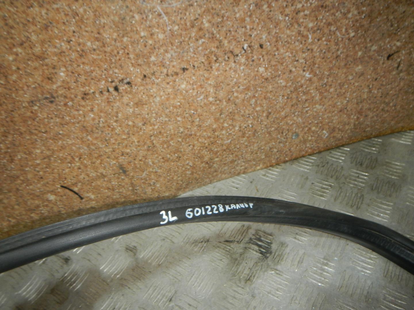 Уплотнитель двери