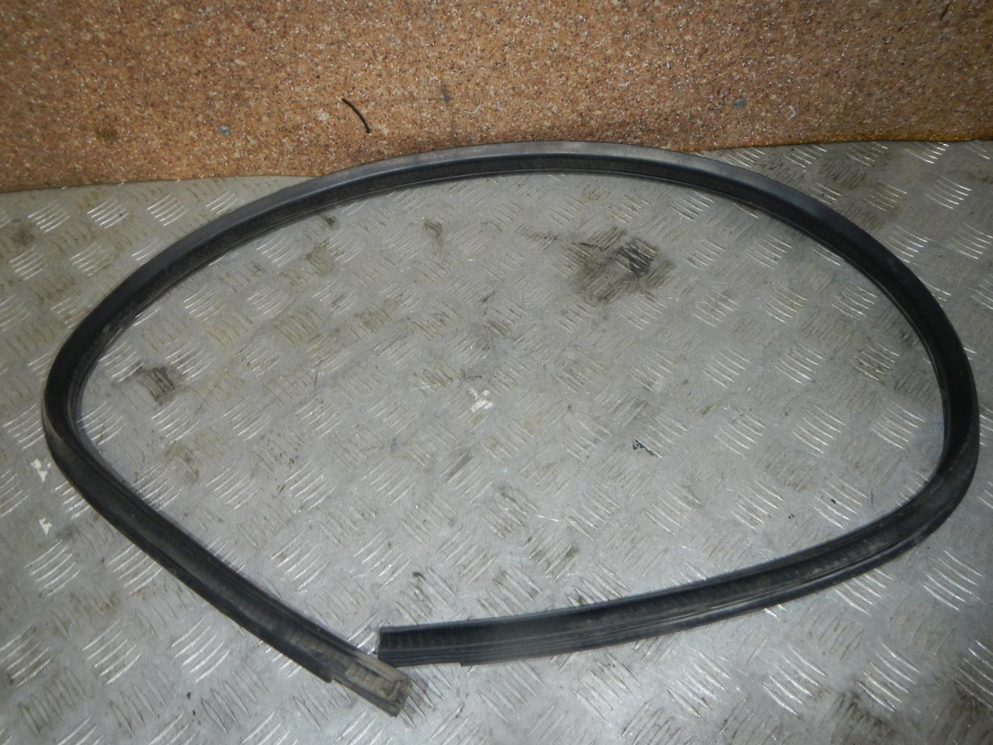 Уплотнитель двери