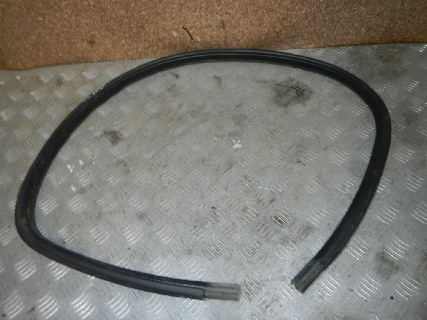 Уплотнитель двери