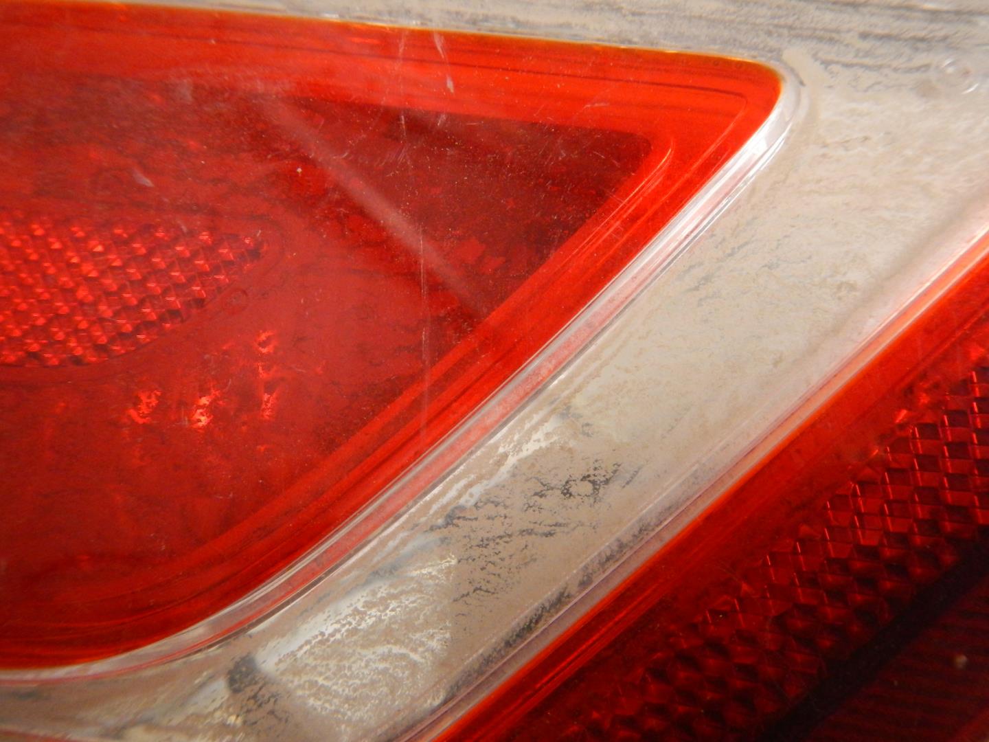 Фонарь задний внутренний левый