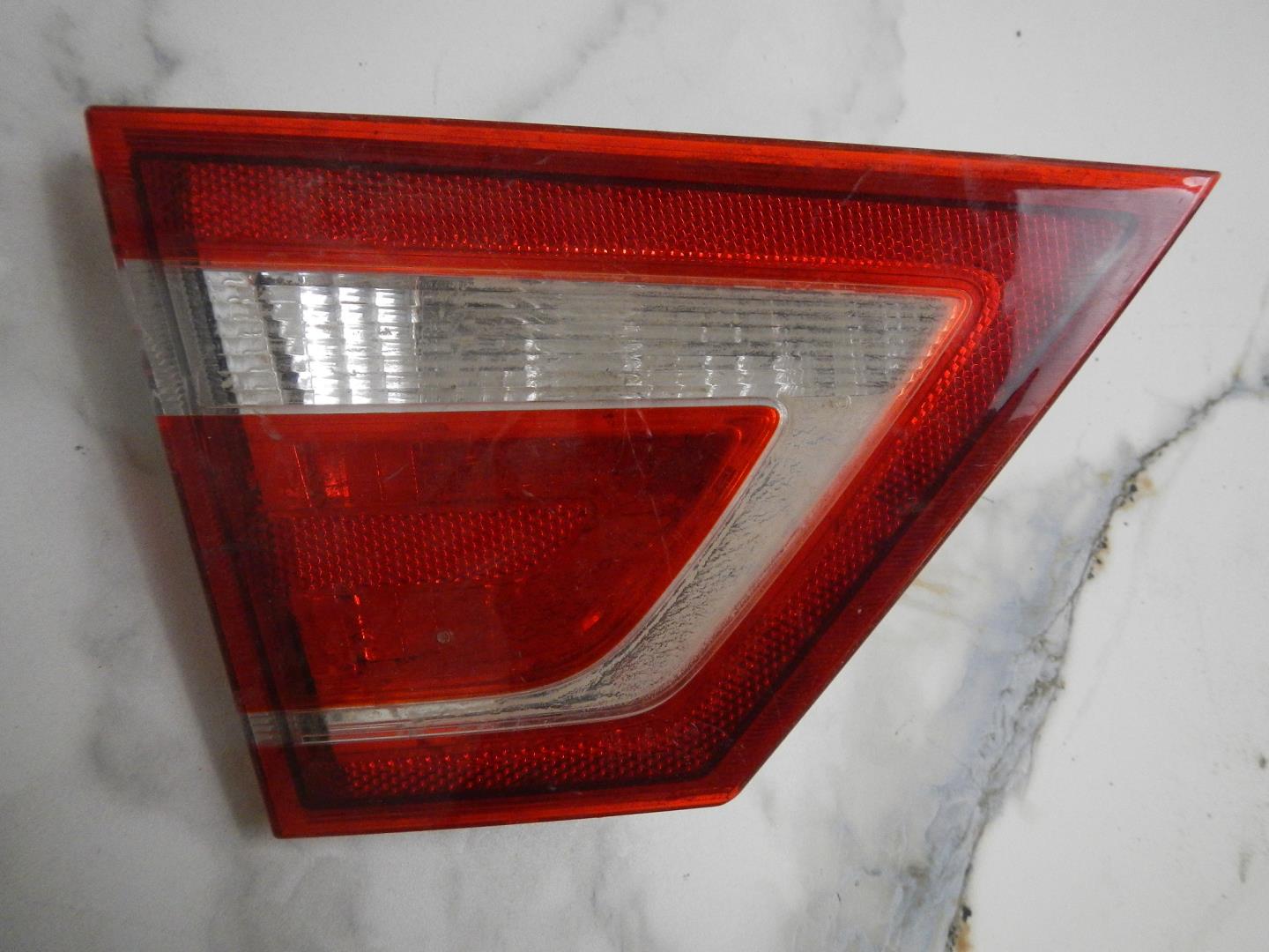 Фонарь задний внутренний левый