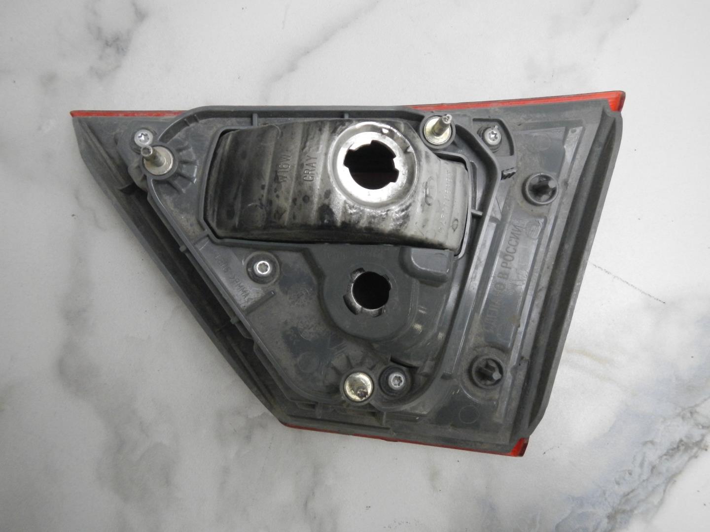 Фонарь задний внутренний левый