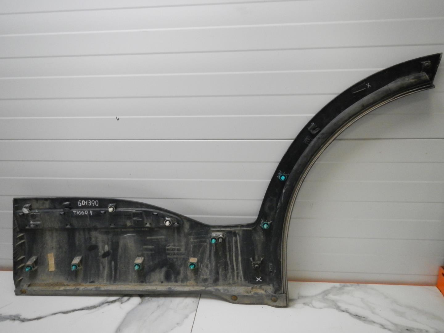 Молдинг задней правой двери