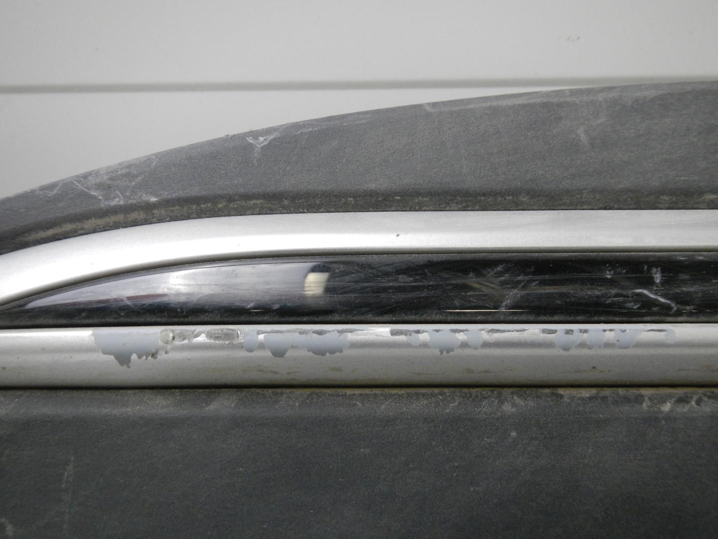 Молдинг задней правой двери