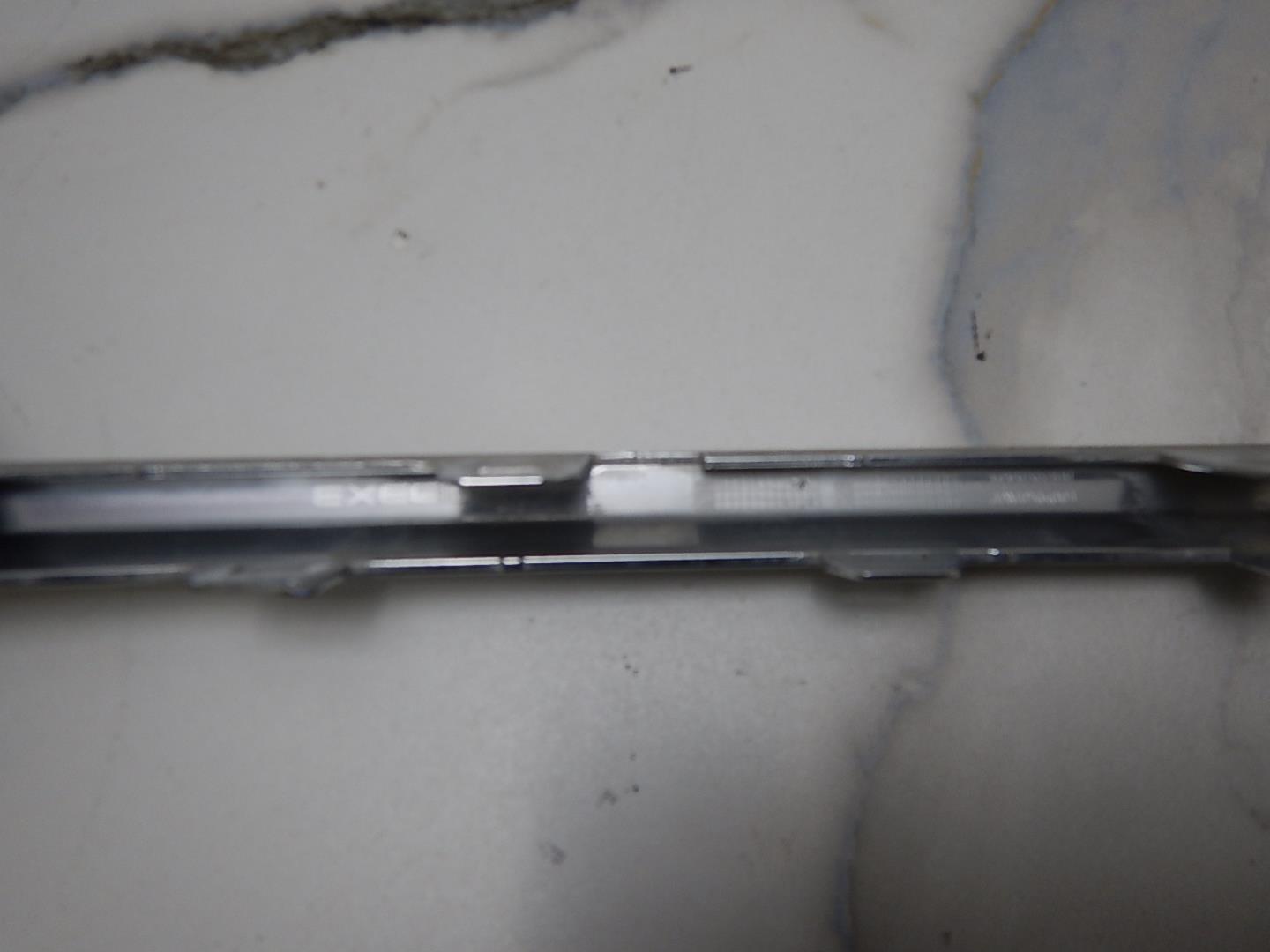 Молдинг переднего бампера