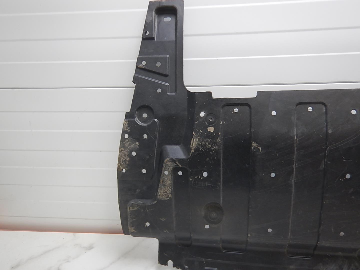 Пыльник двигателя