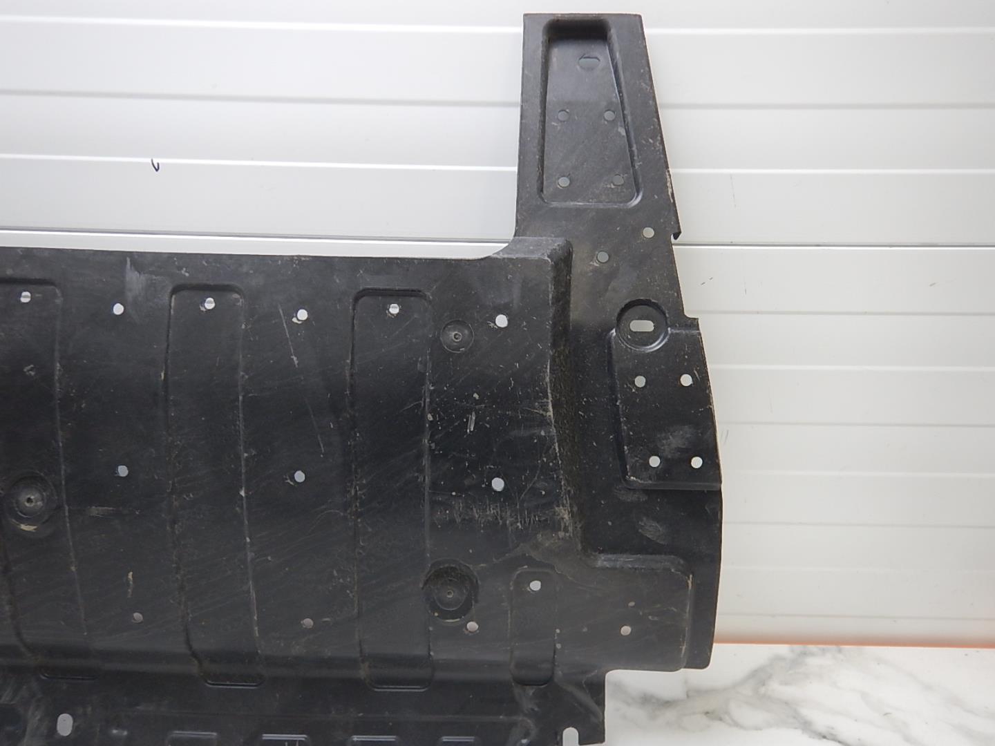 Пыльник двигателя