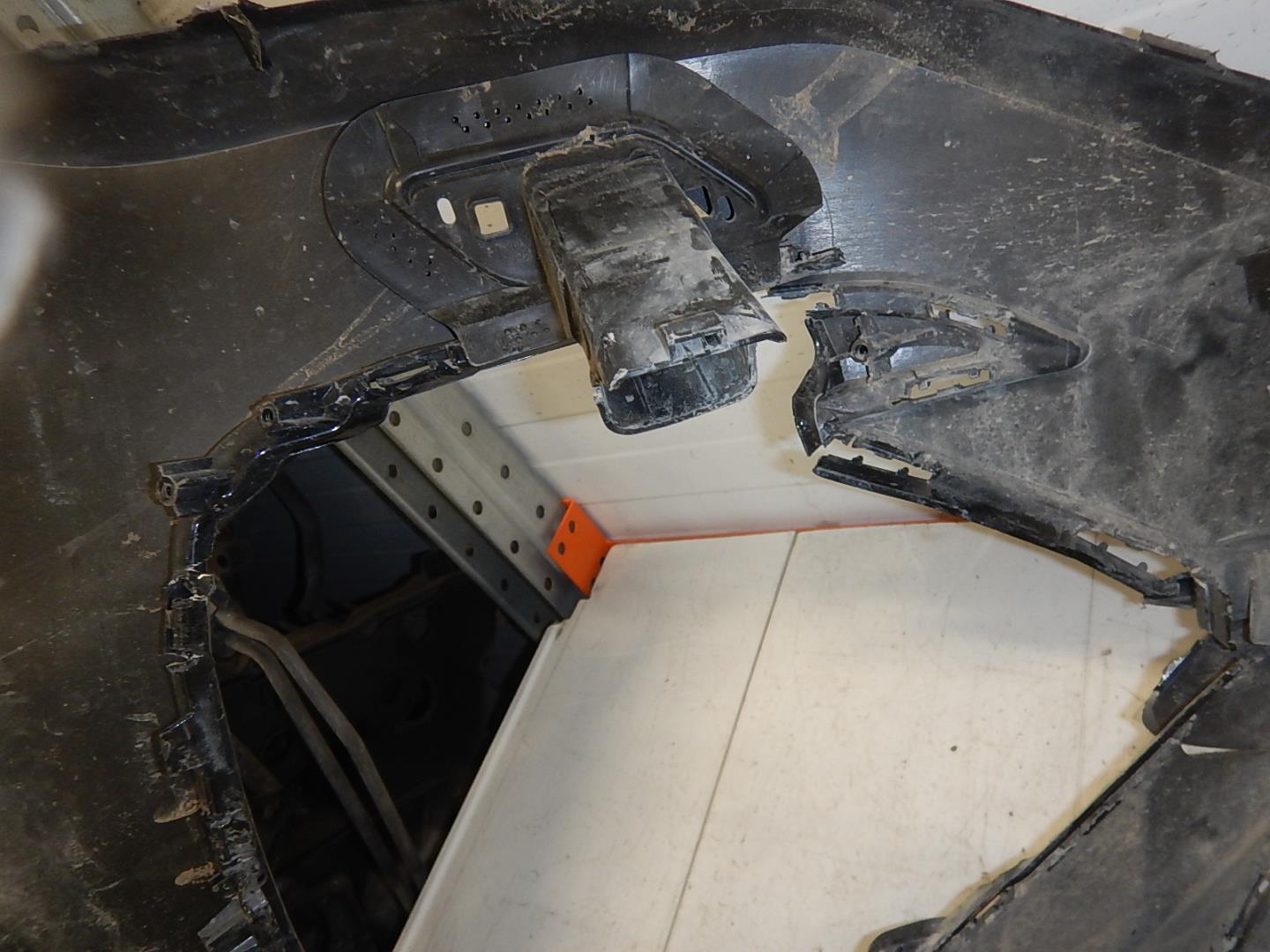 Бампер передний