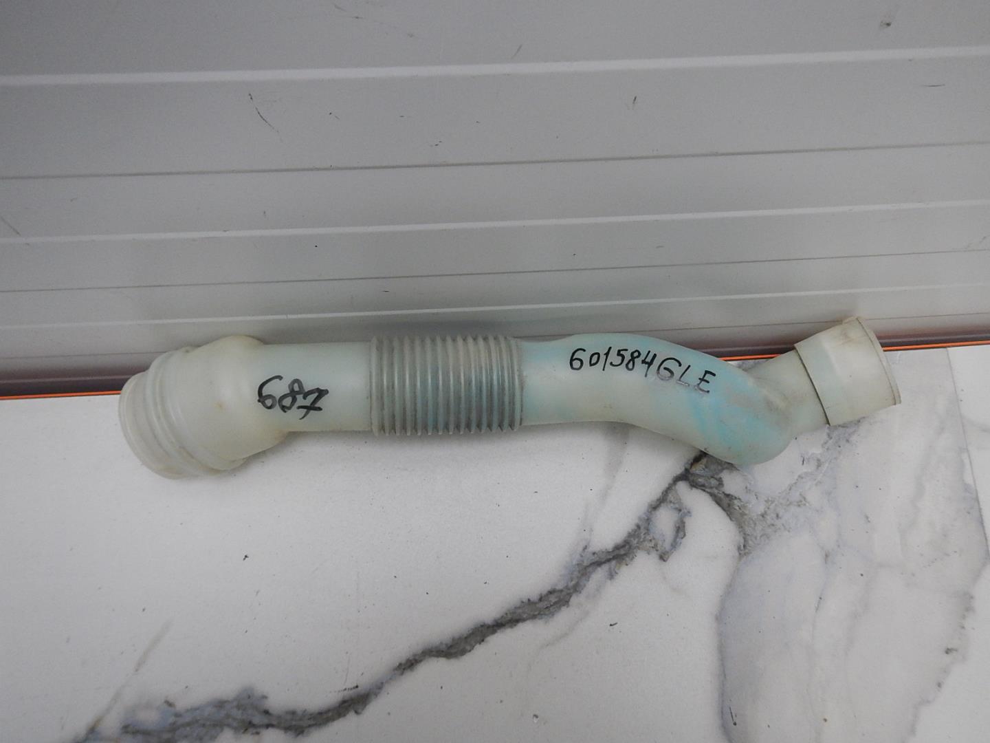 Горловина бачка омывателя