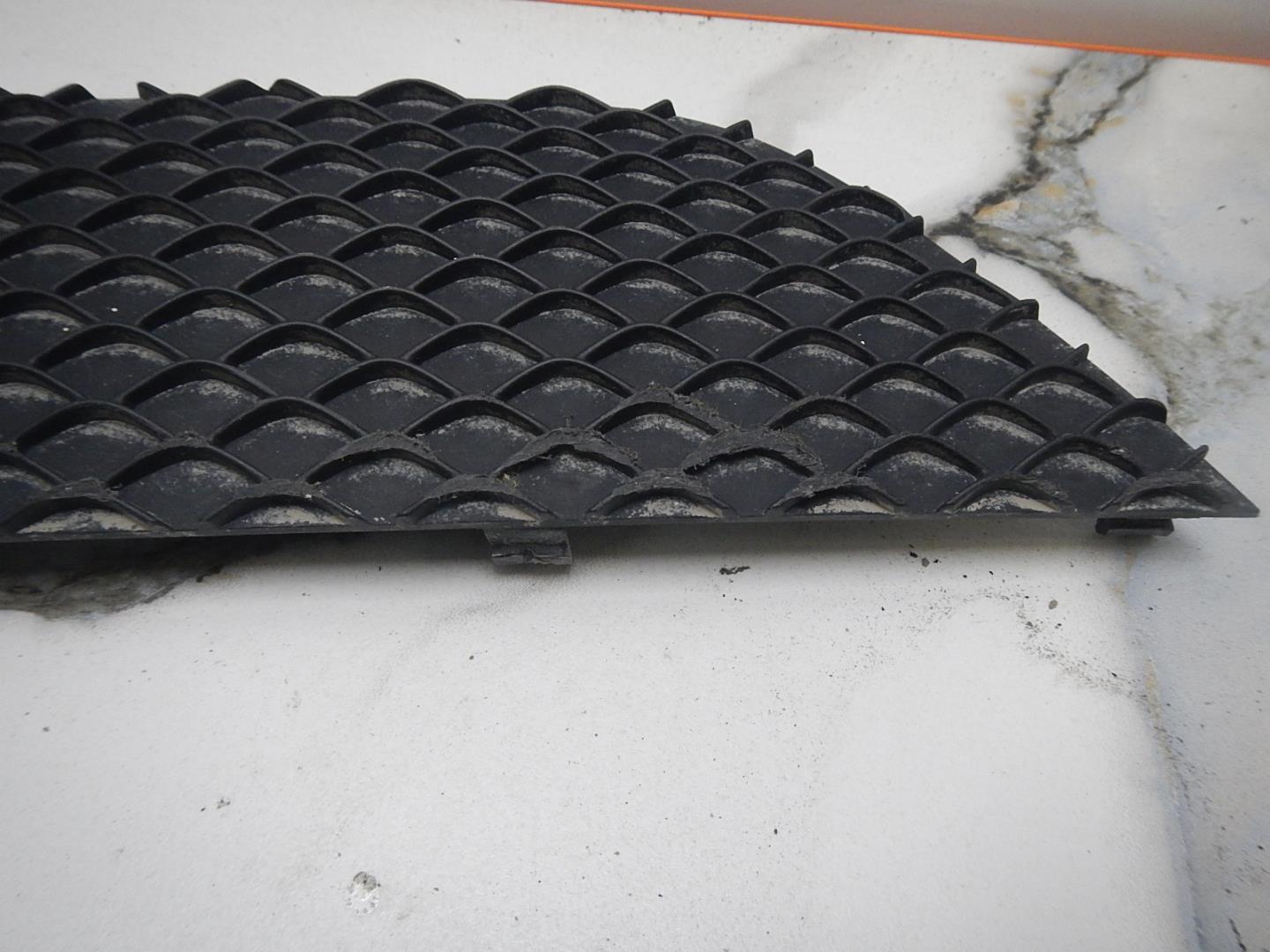 Решетка в бампер левая