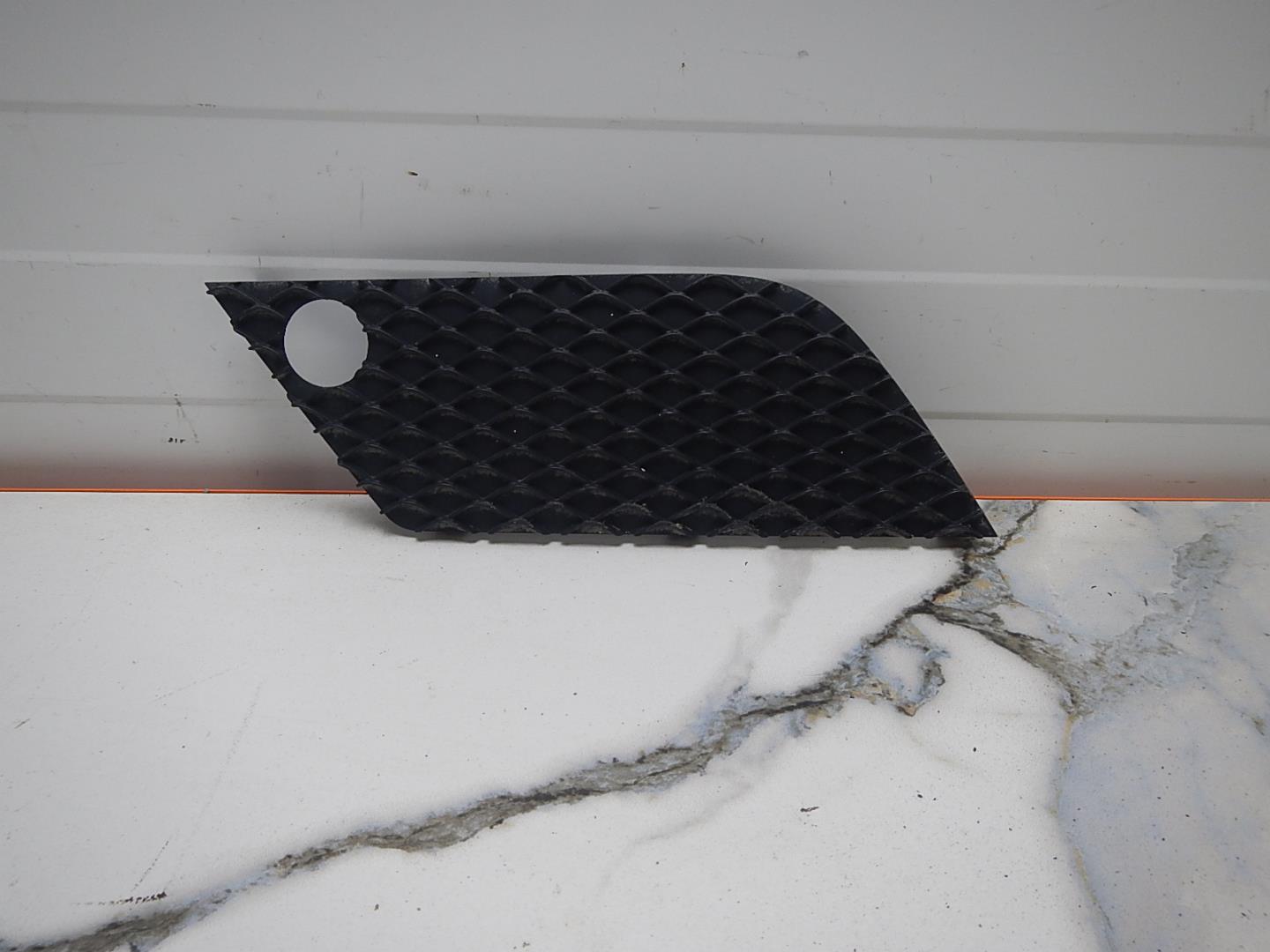 Решетка в бампер левая