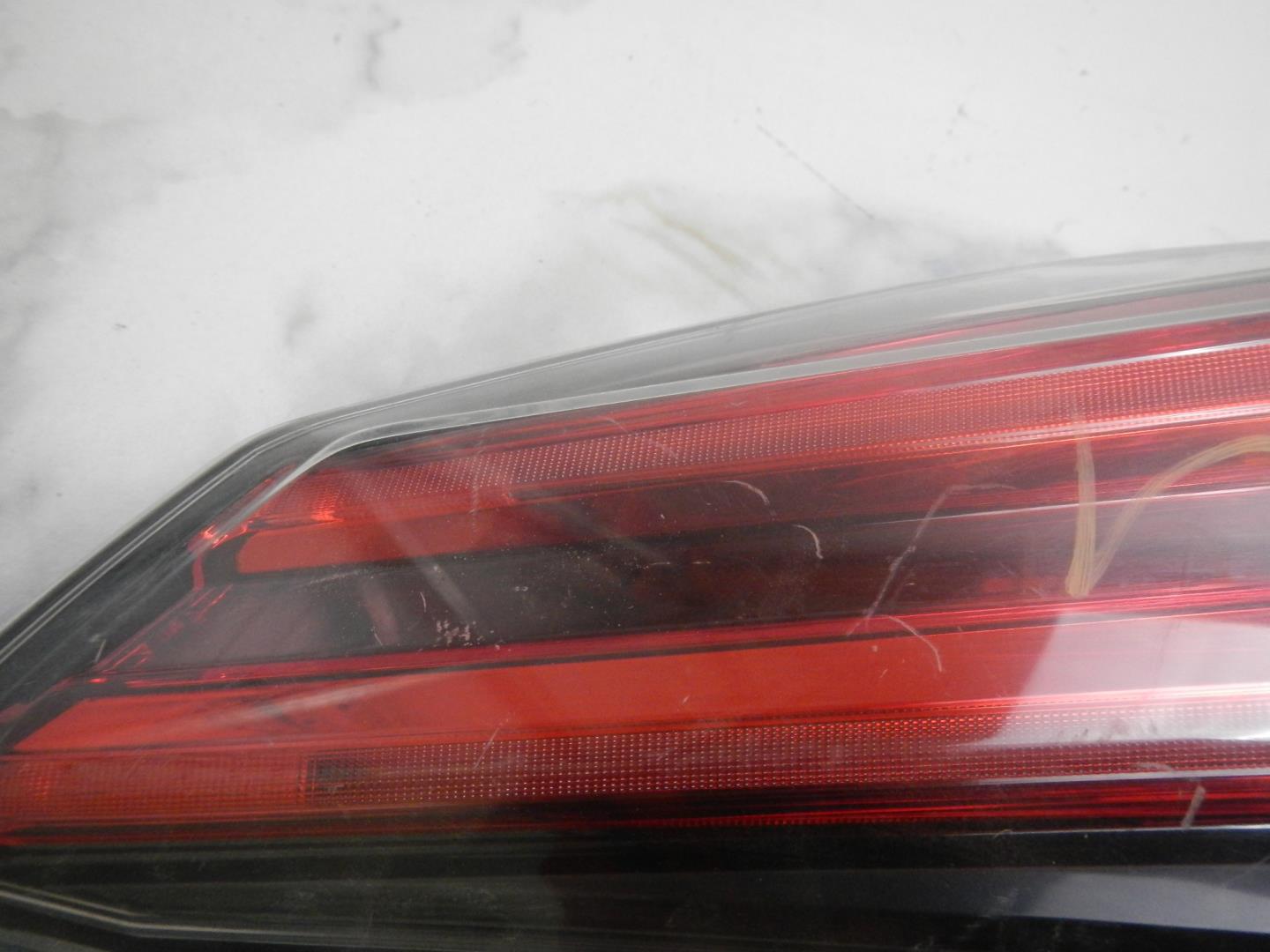 Фонарь задний внутренний правый