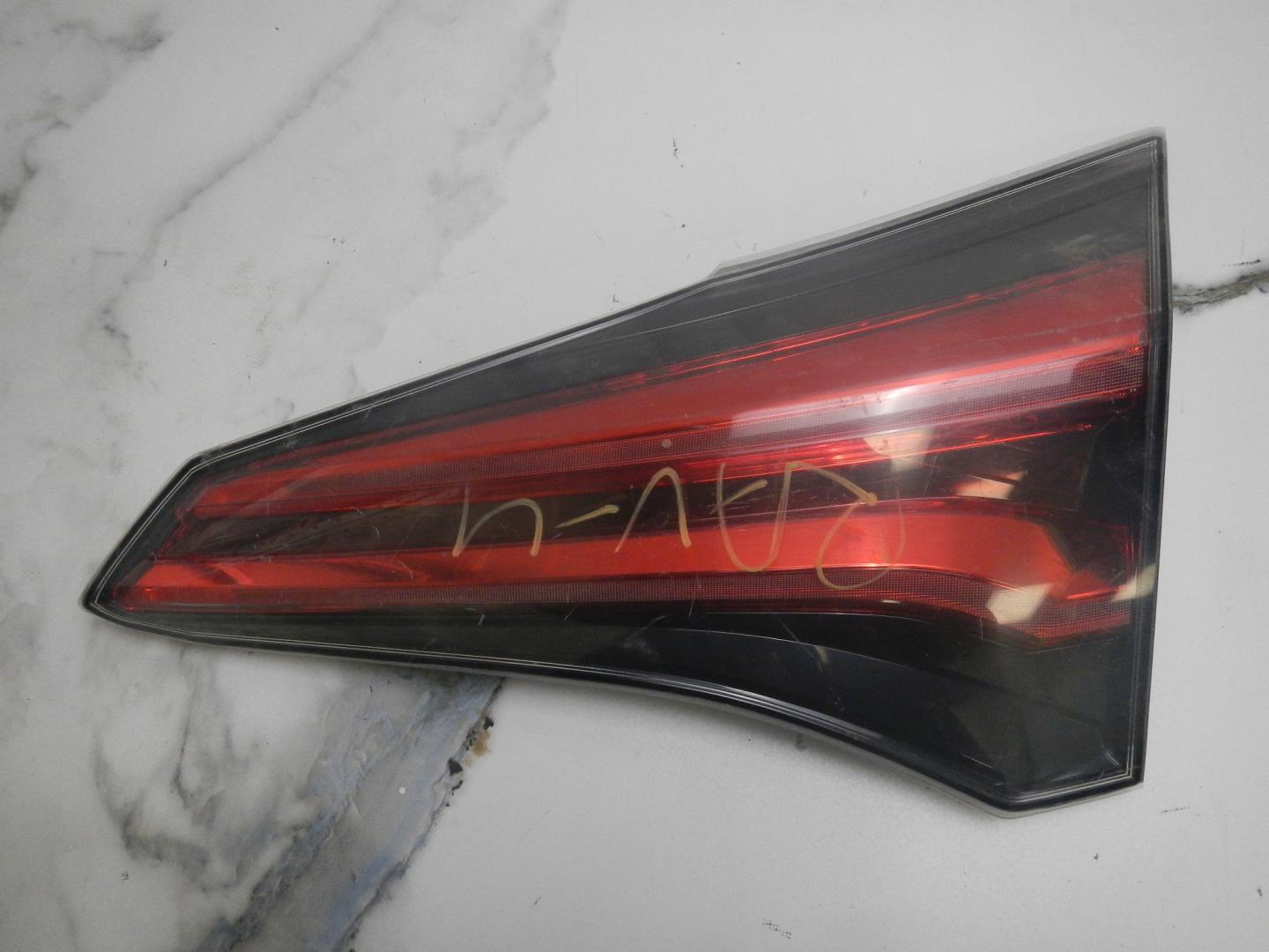 Фонарь задний внутренний правый