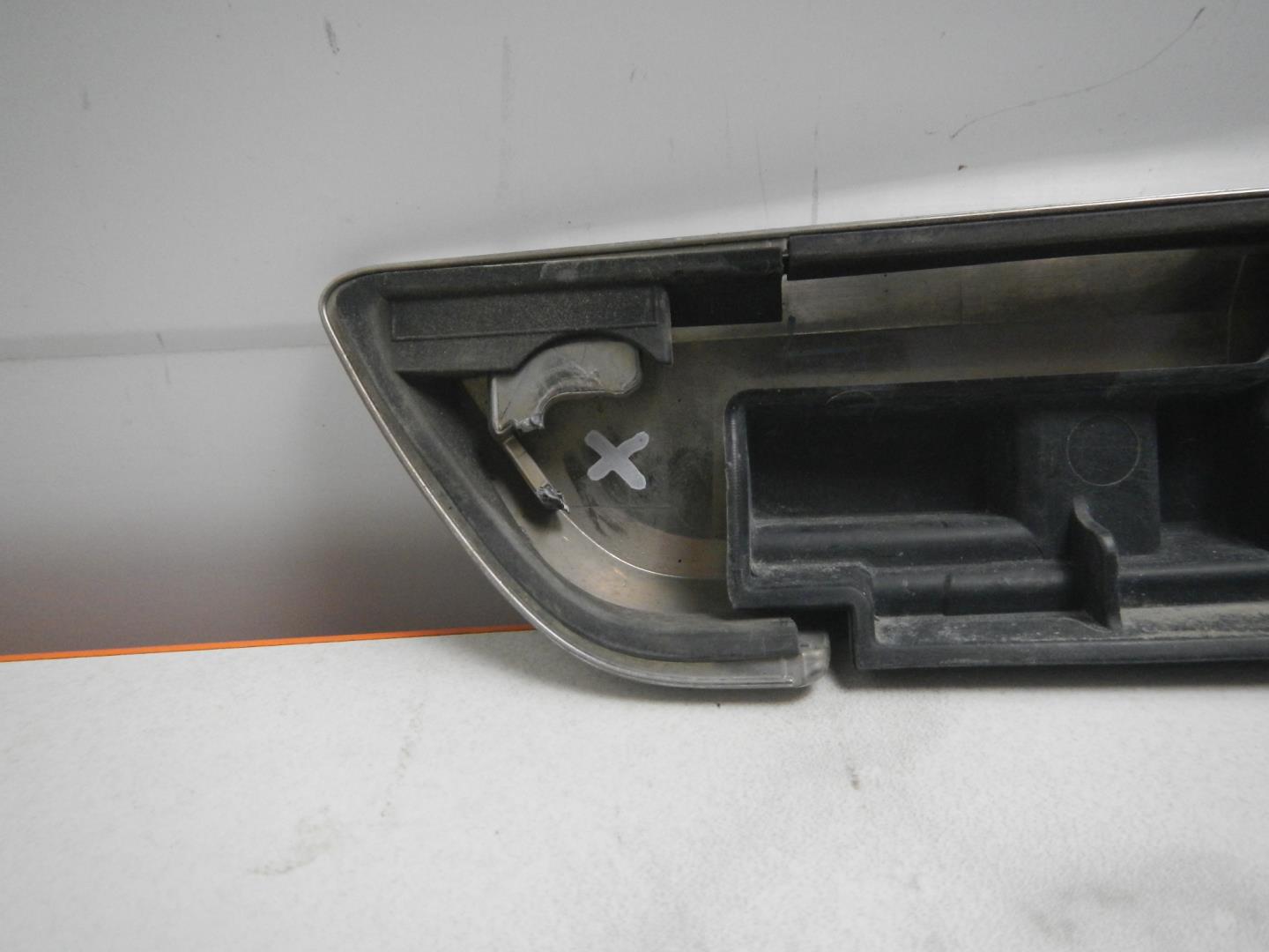 Молдинг передней правой двери