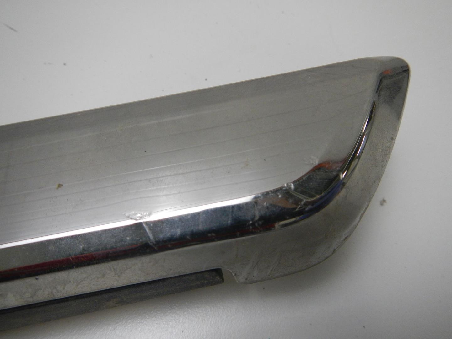 Молдинг передней правой двери