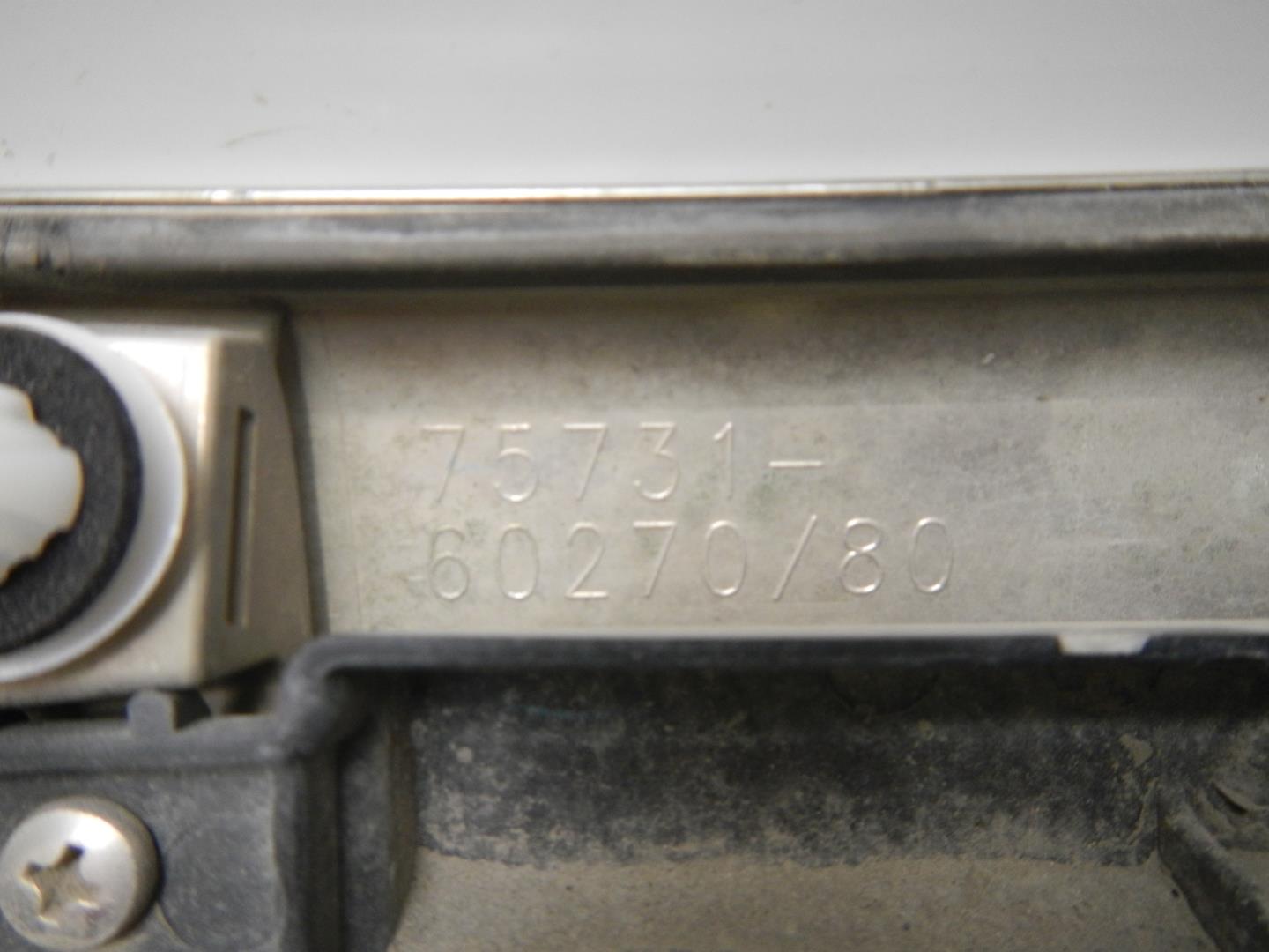 Молдинг передней правой двери