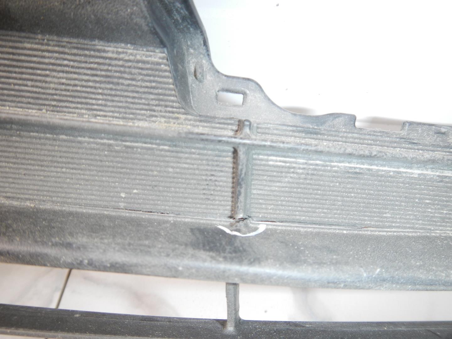 Решетка в бампер центральная