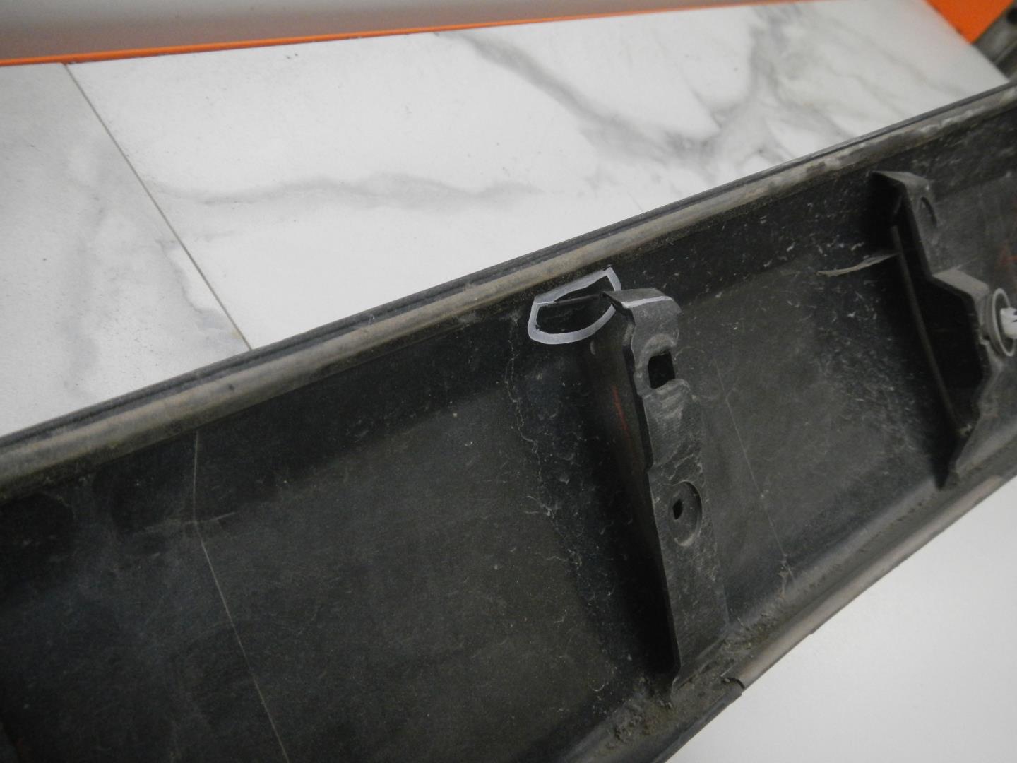 Накладка двери багажника