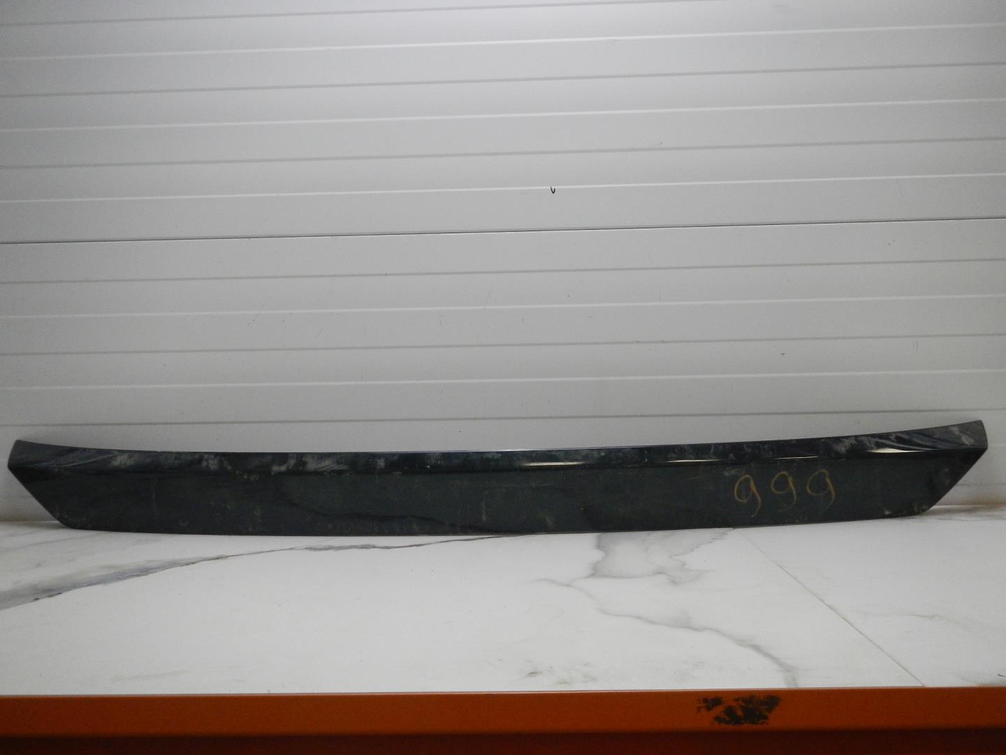 Накладка двери багажника