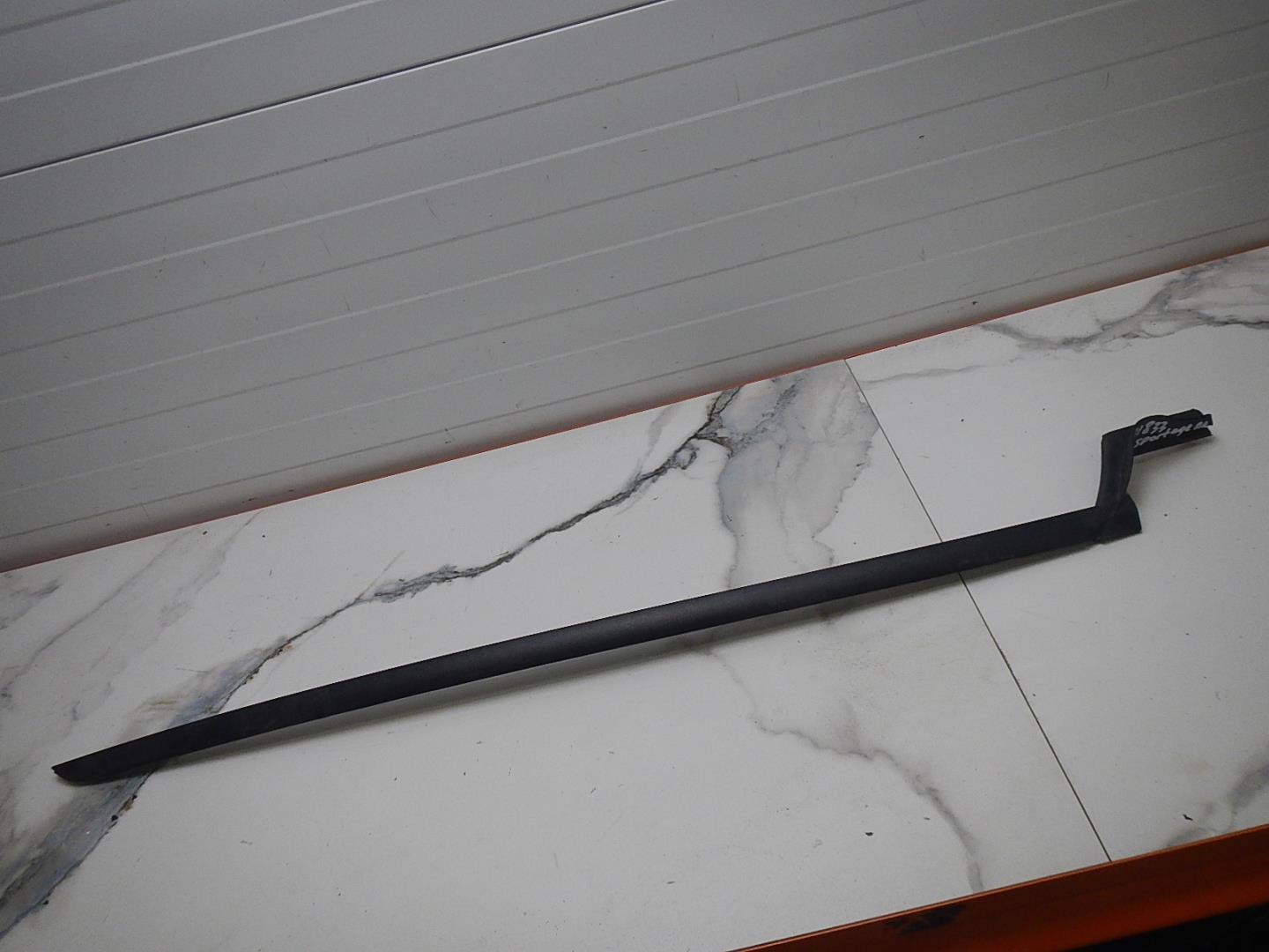 Молдинг лобового стекла