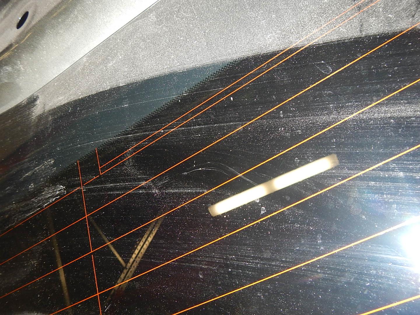 Стекло двери багажника