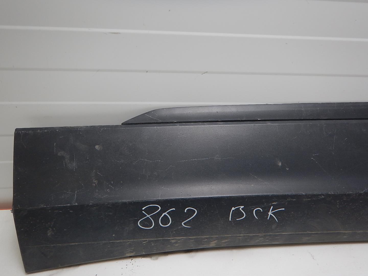 Молдинг передней левой двери