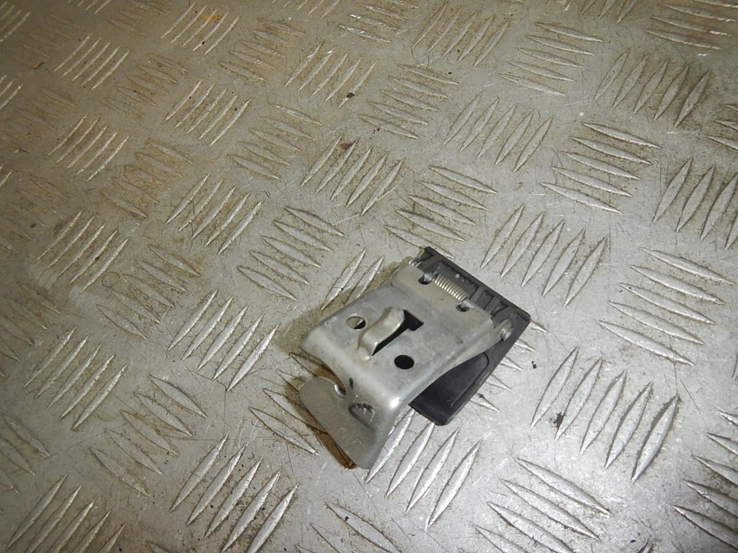 Ручка открывания капота