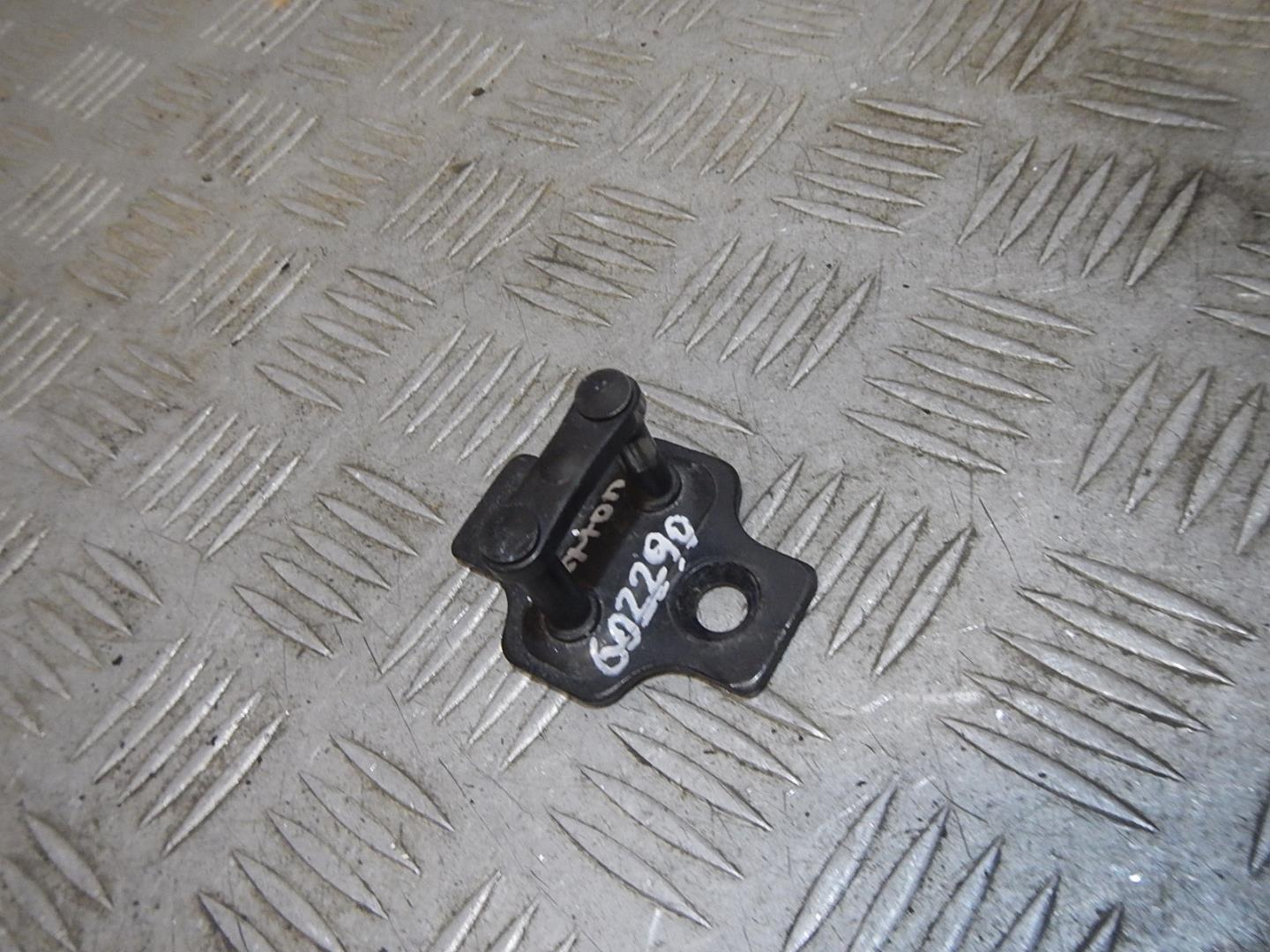 Ответная часть замка двери