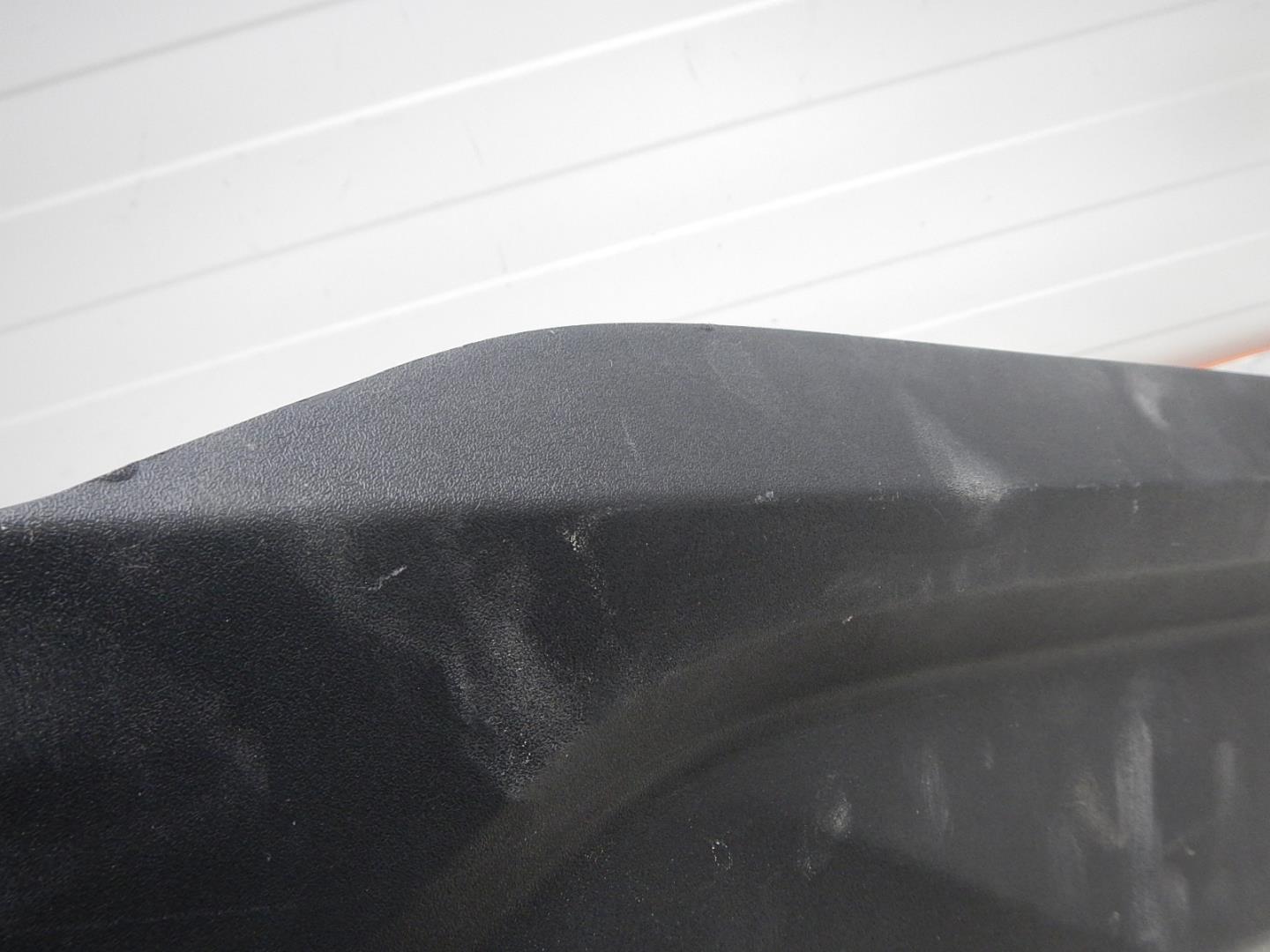 Молдинг задней правой двери