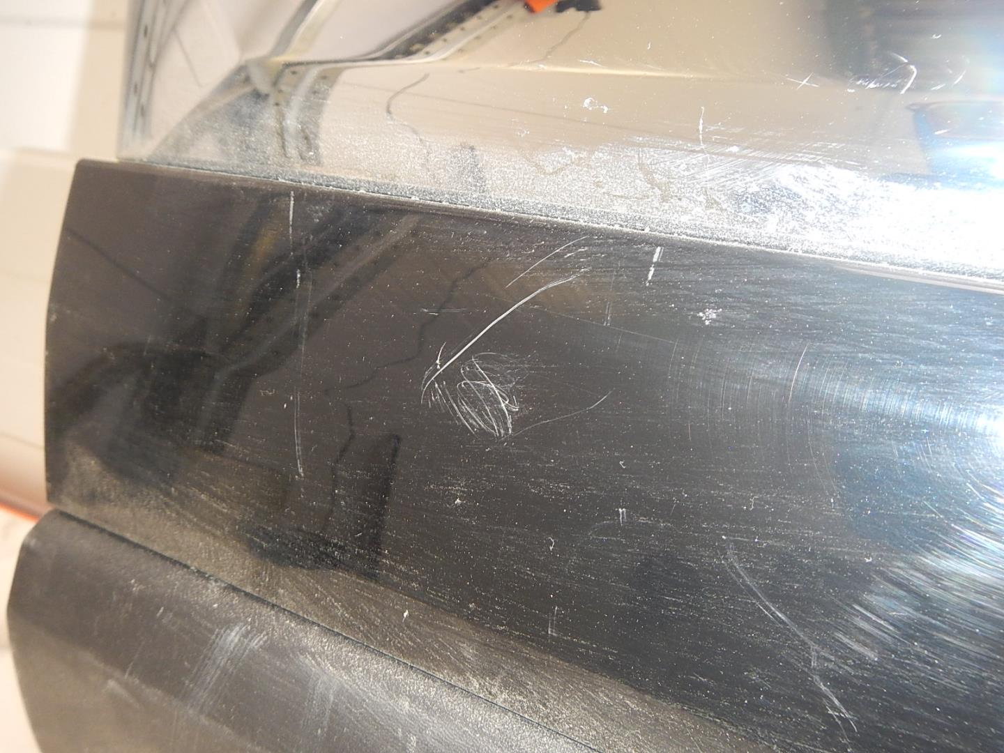 Молдинг задней левой двери