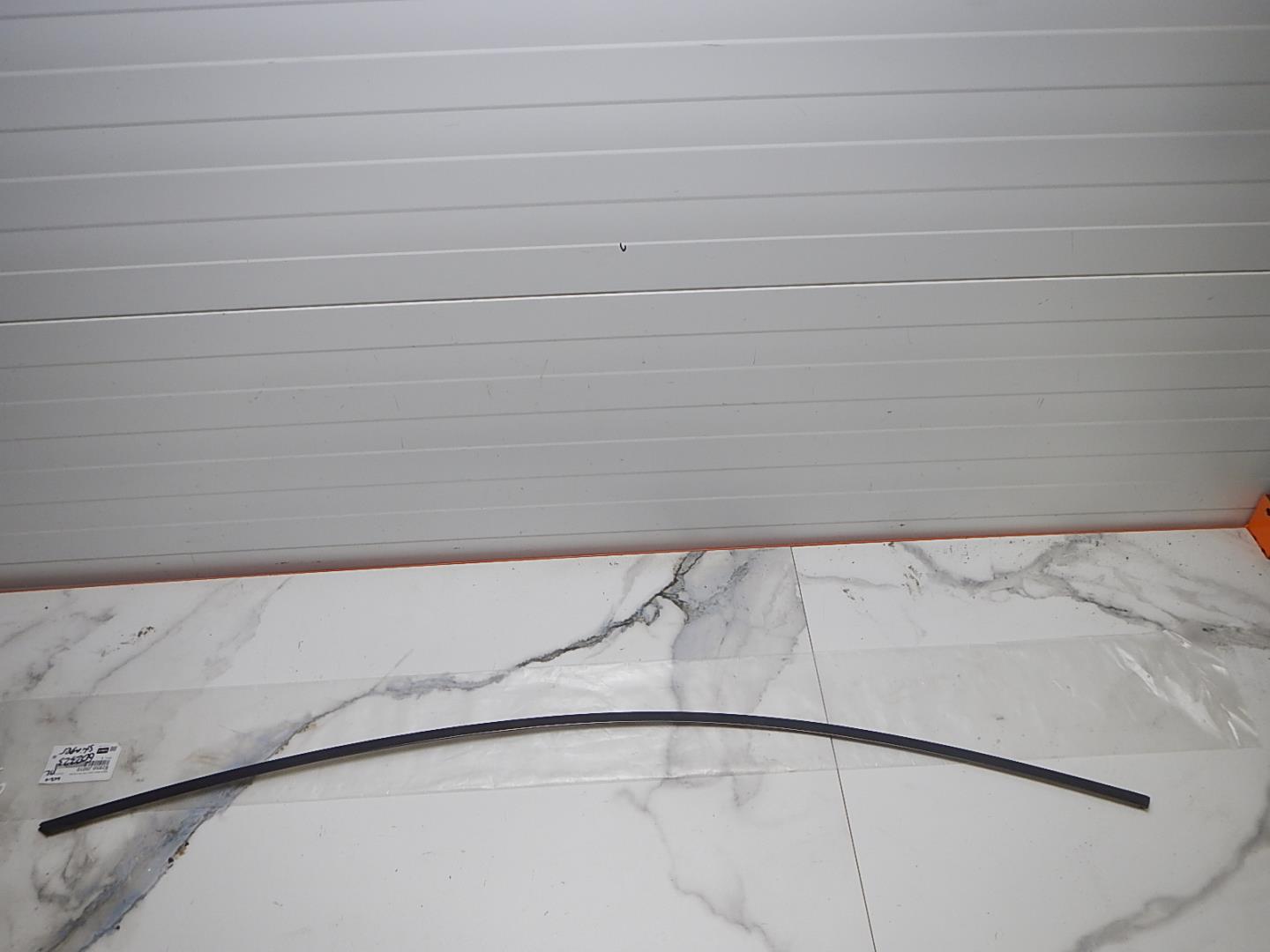 Накладка двери передней левой