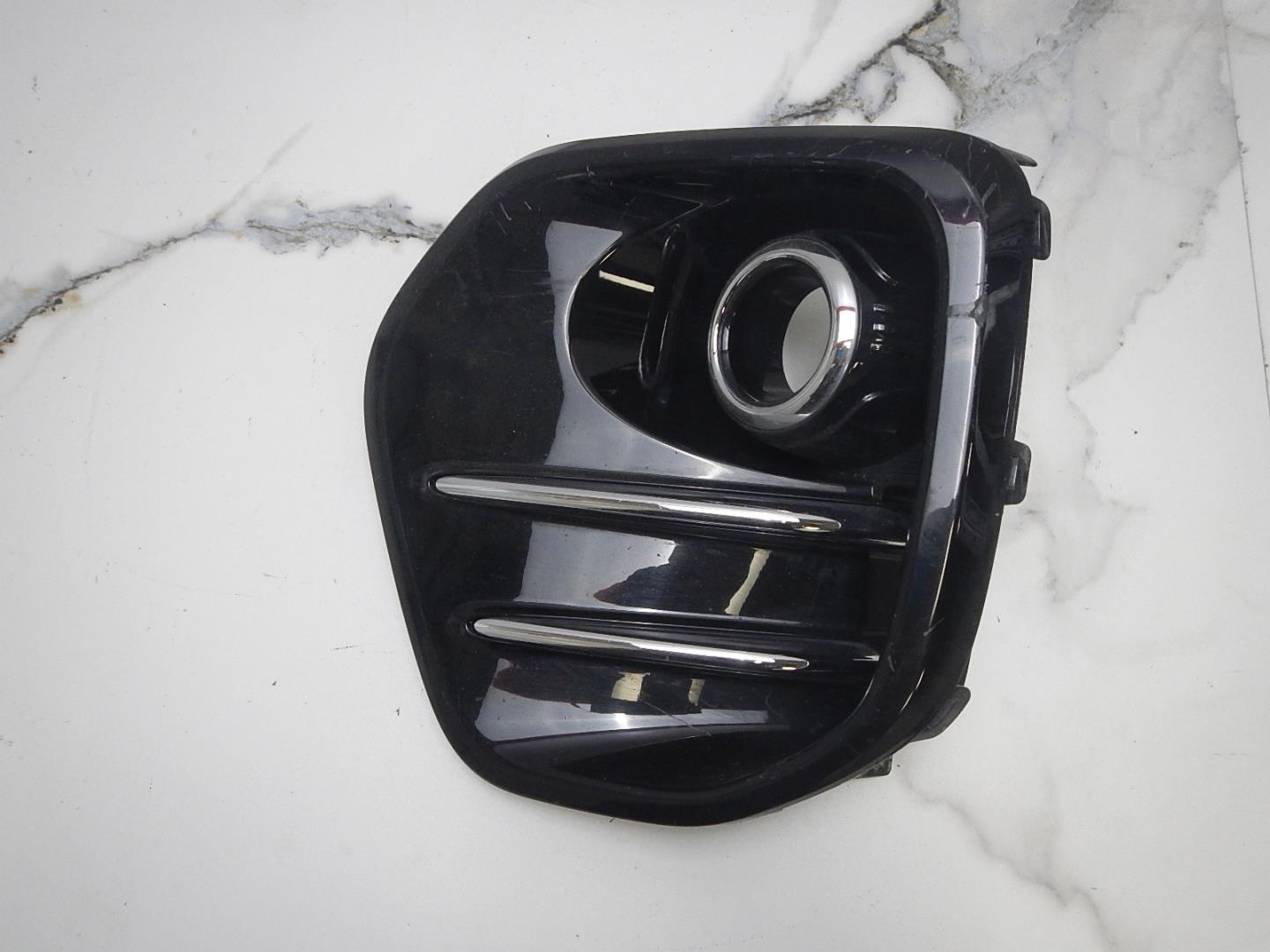 Решетка в бампер левая