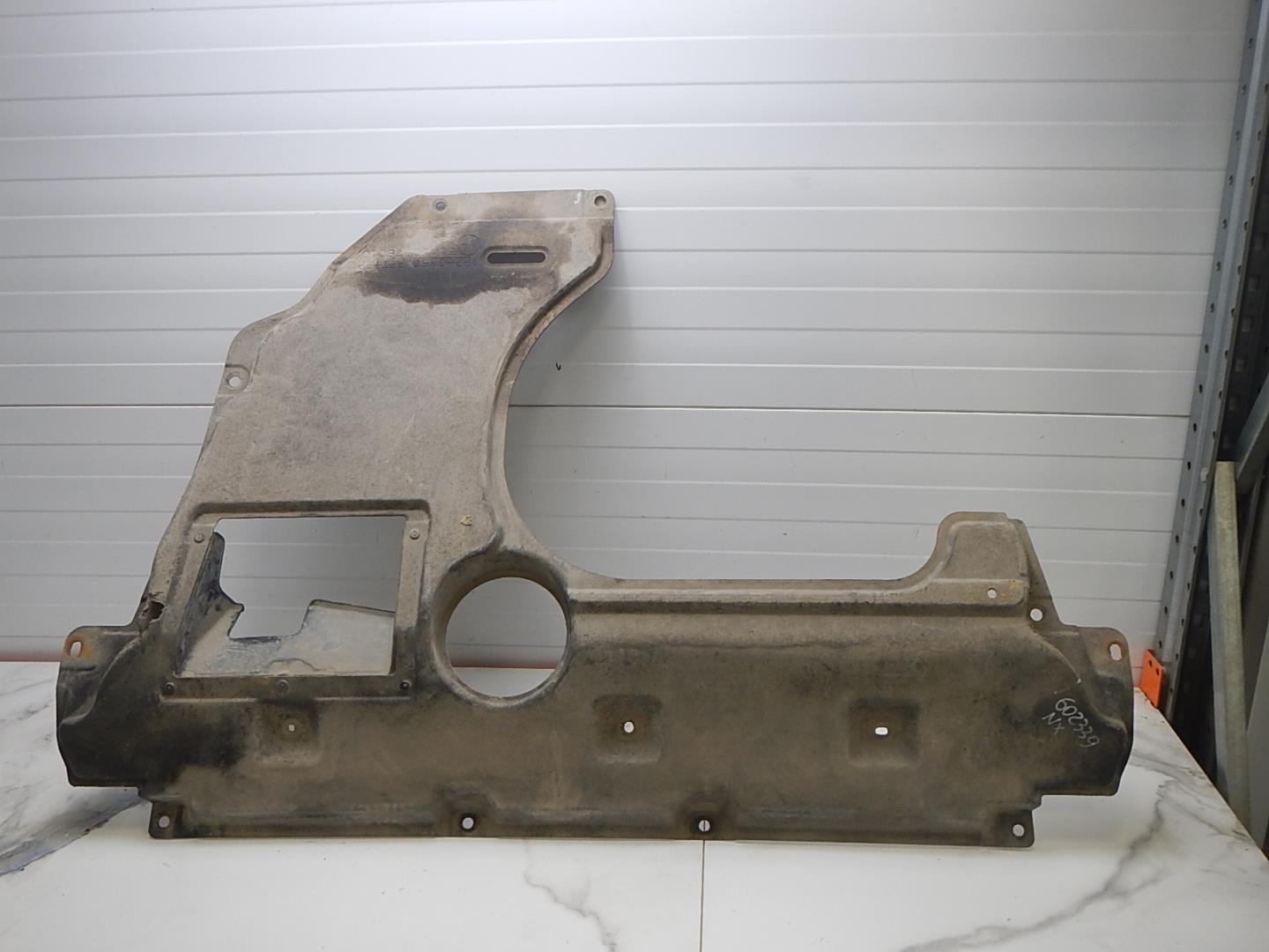 Пыльник двигателя