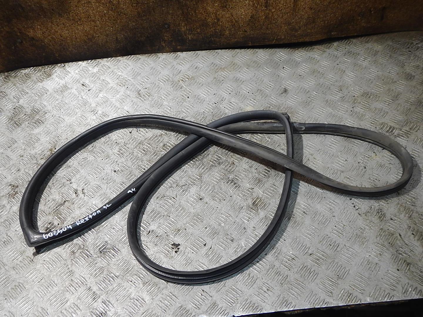 Уплотнитель двери