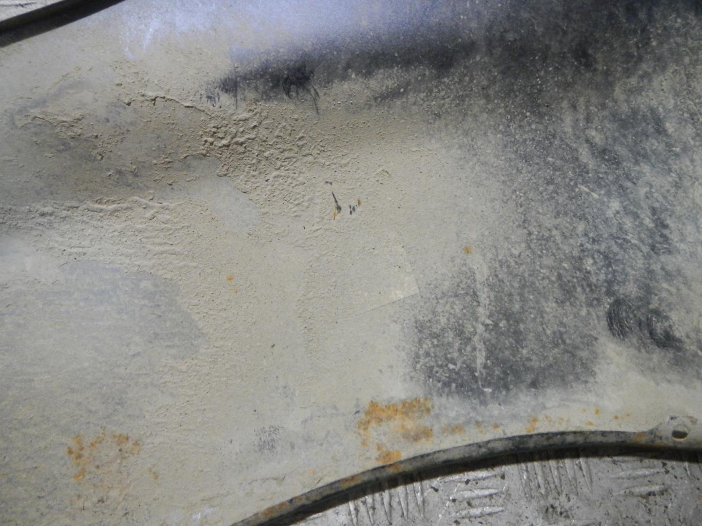 Крыло переднее правое