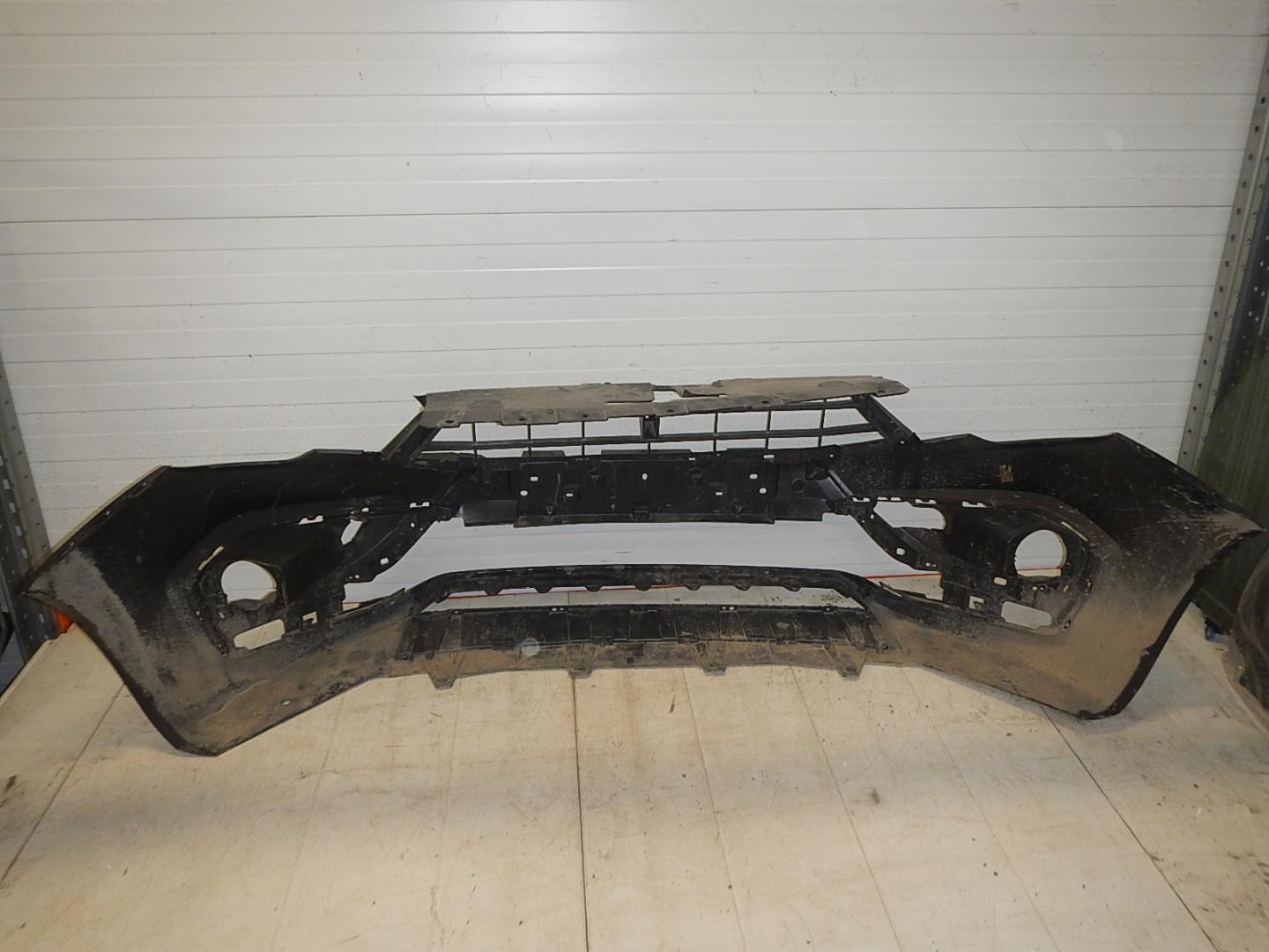 Бампер передний