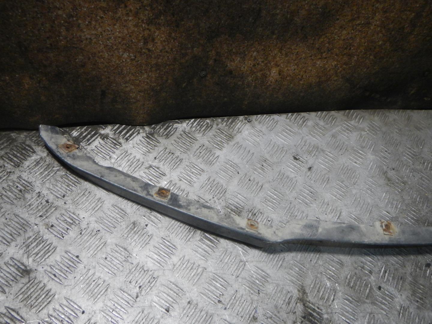 Спойлер переднего бампера