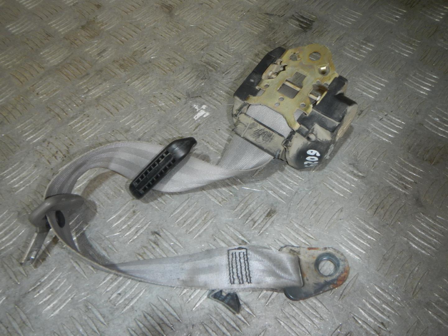 Ремень безопасности