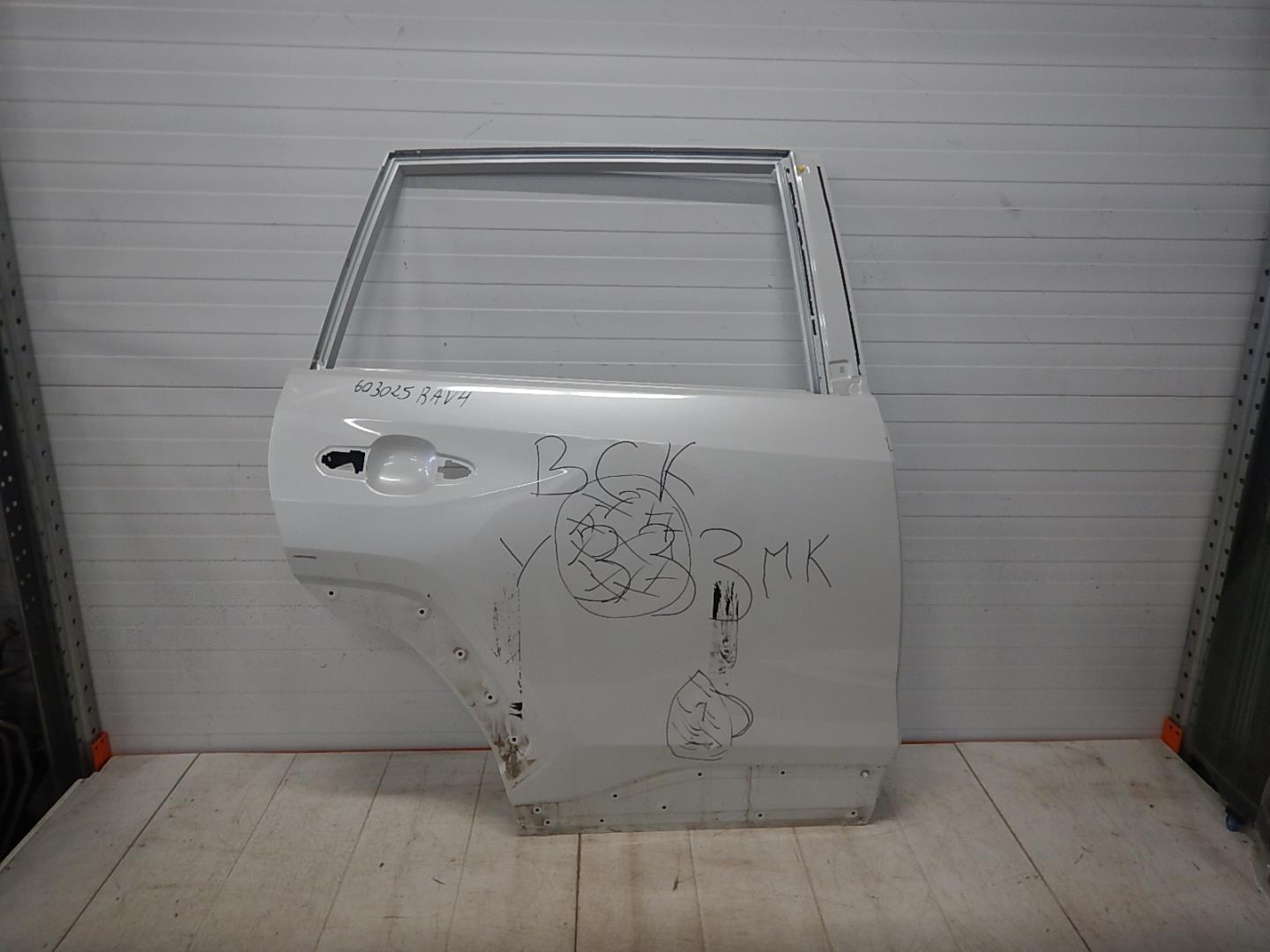 Дверь задняя правая