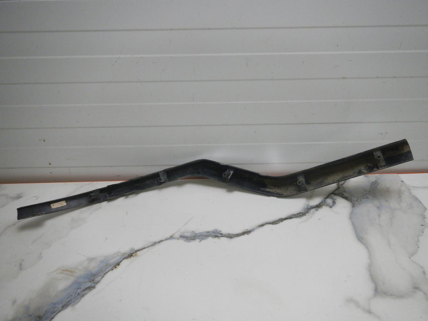 Накладка переднего бампера правая