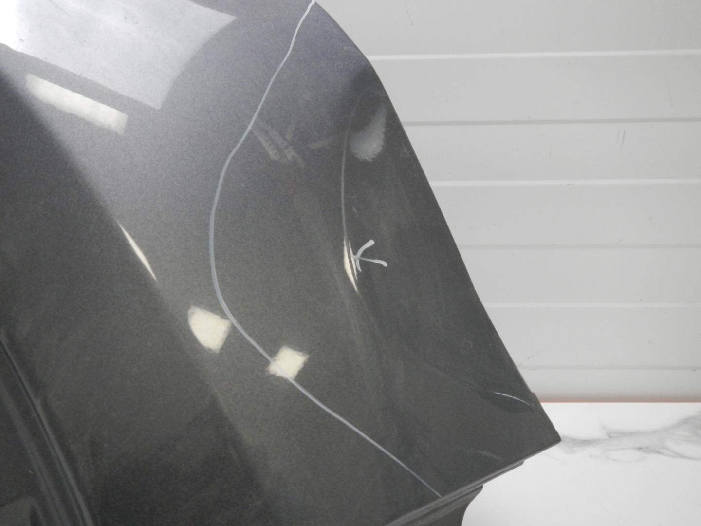 Крыло переднее правое