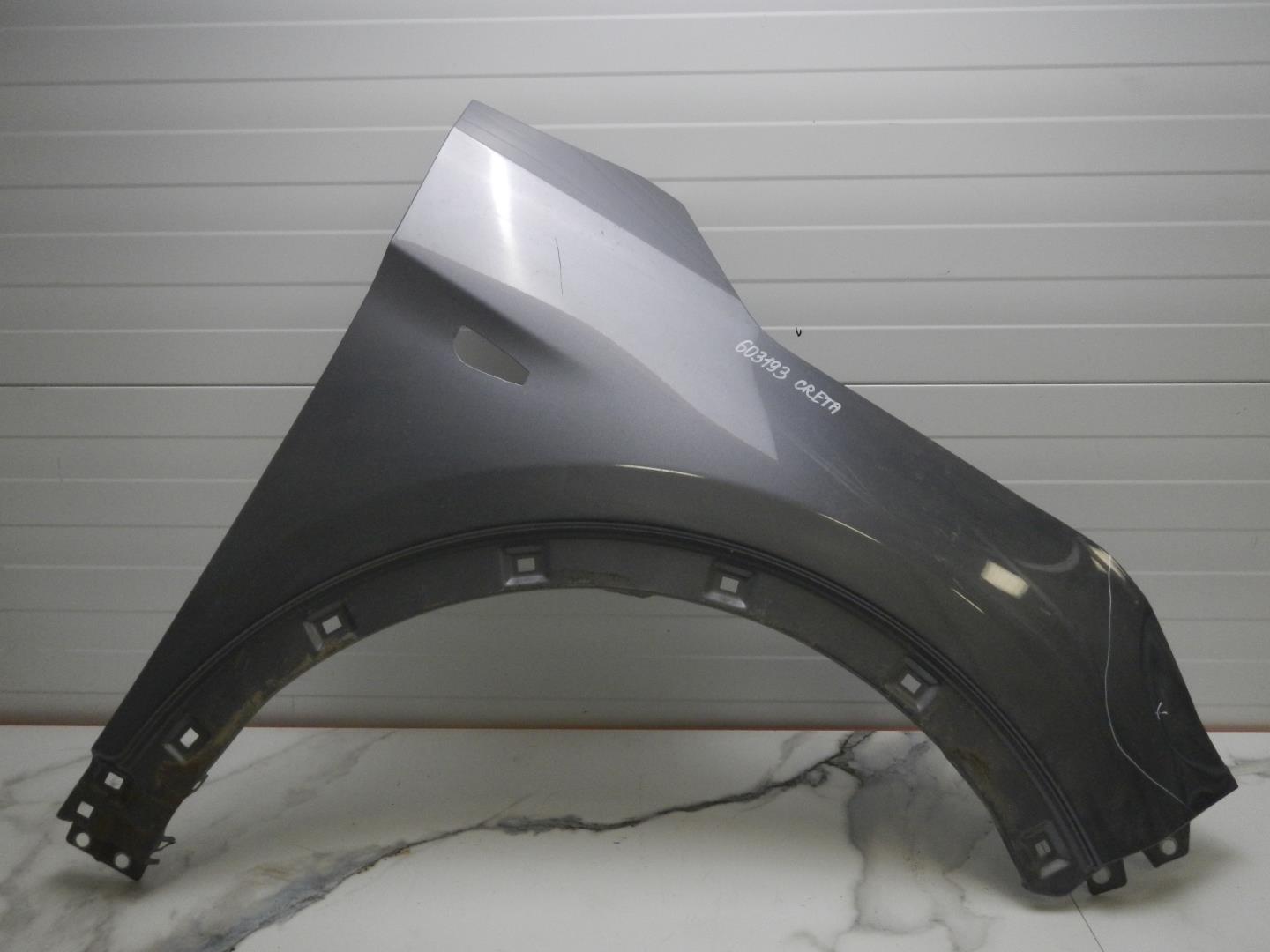 Крыло переднее правое